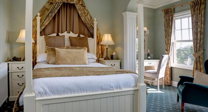 Best Western Sysonby Knoll Hotel Room Type - 1 King Bed, Non-Smoking, Deluxe Room, Four Poster Bed Best Western Sysonby Knoll Hotel Room Type - 1 King Bed, Non-Smoking, Deluxe Room, Four Poster Bed