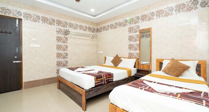 Sri Vardhini Mahaal Room Type - Triple Bed AC