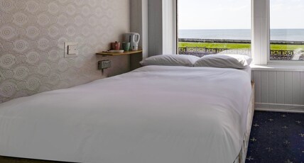 OYO Harlands Hotel Room Type - Standard Family of 3 Room