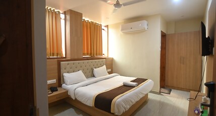Hotel Nivedita Room Type - STANDARD  ROOM