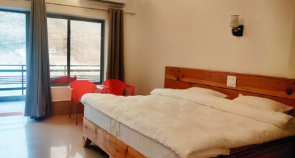 Himalayan Tree on the Ganges Rishikesh Room Type - Deluxe Ganga View Room with Balcony