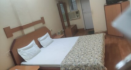 Hotel HariOm Palace Room Type - Deluxe Non AC Room