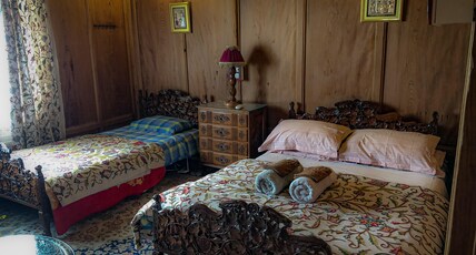 Koka Bura Group of Houseboats Room Type - Deluxe Room
