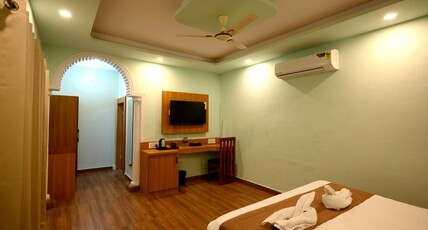 THE VAN BAGH RANTHAMBHORE Room Type - Machli Villa Pool View