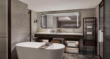 Conrad Chongqing Room Type - KING DLX LOFT SKY VW STE