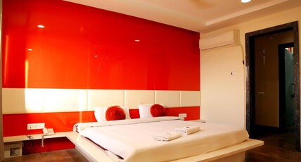 Deluxe Golden Hotel Room Type - Suite Room