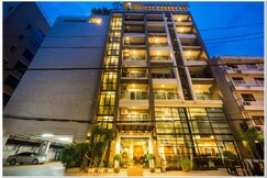 Sea Me Spring Too Hotel