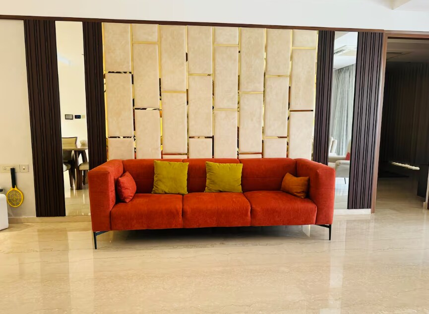 Urban oasis 3bhk luxurious by luxedowntown - Tap to explore photos