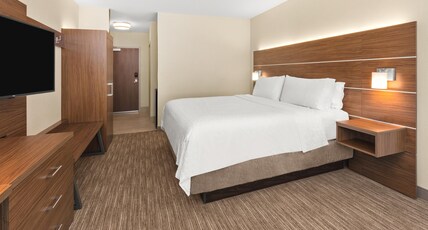 Holiday Inn Express Hotel & Suites Willows Room Type - Standard Room