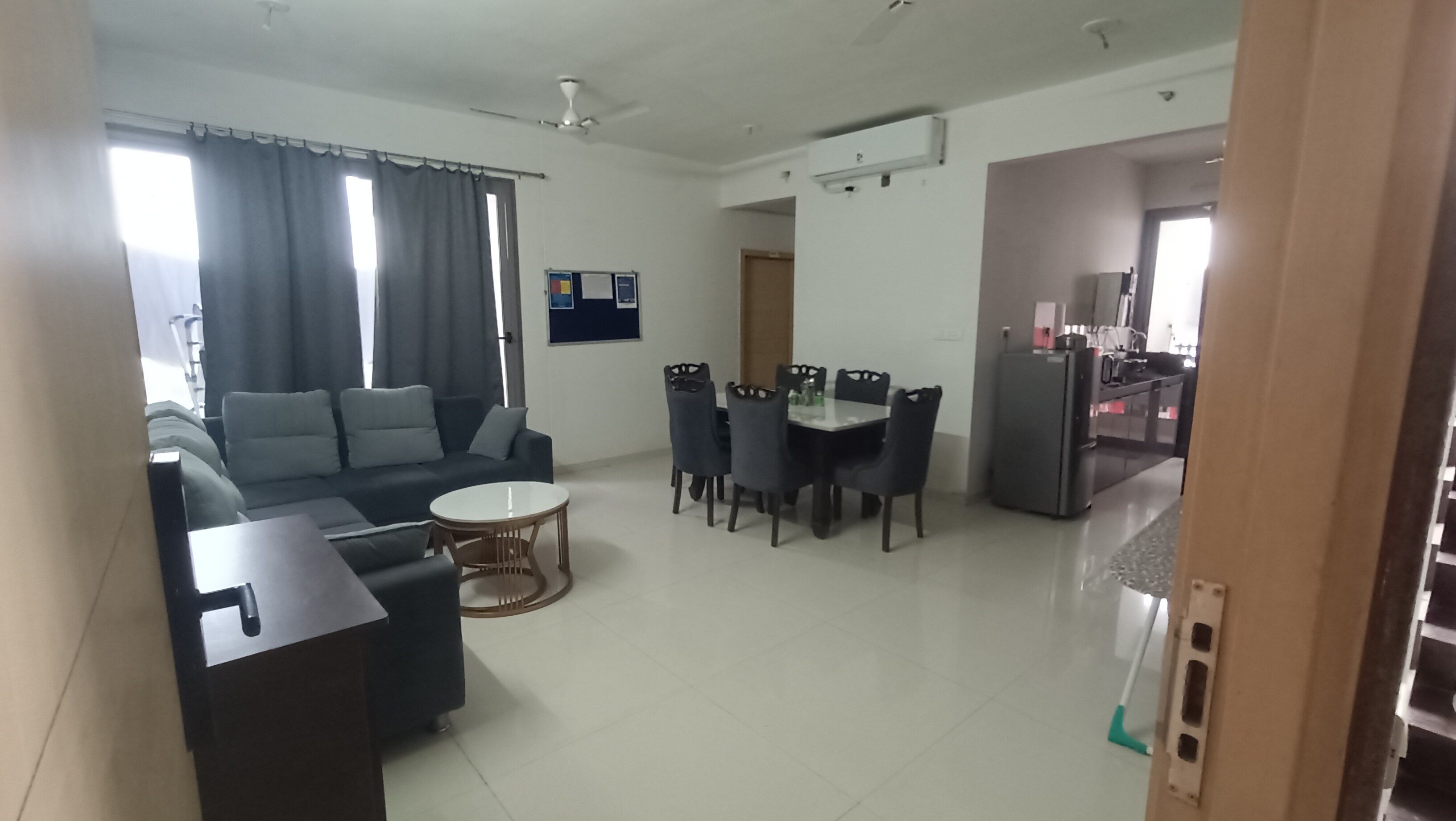 Intellect Guest House - Ahmedabad - Tap to explore photos