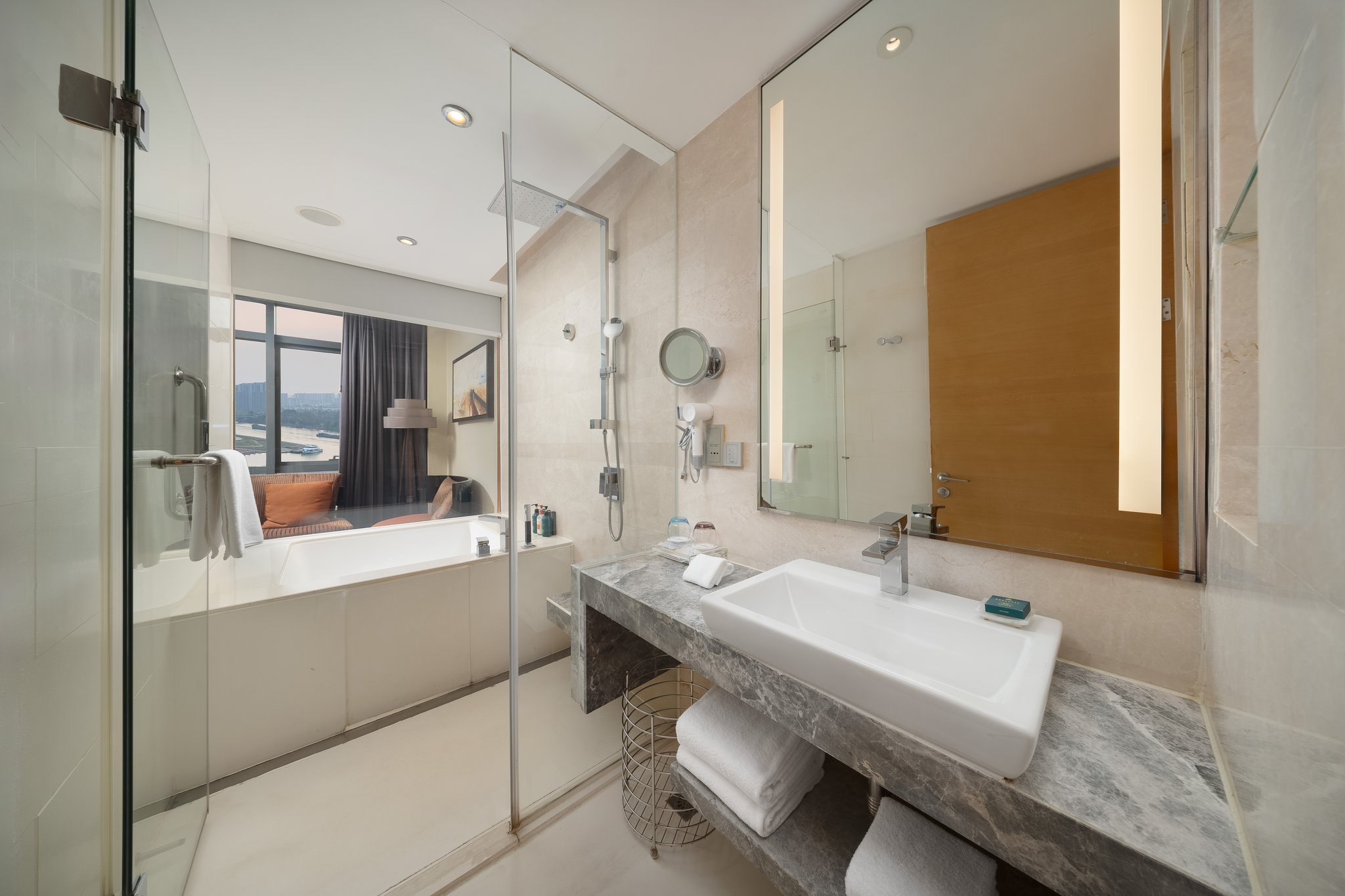 Crowne Plaza Yangzhou, an IHG Hotel - Tap to explore photos