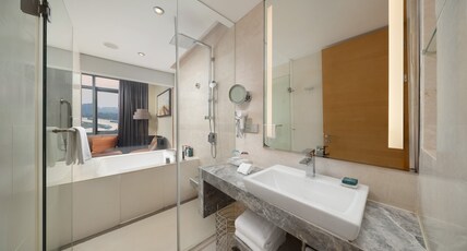 Crowne Plaza Yangzhou, an IHG Hotel Room Type - 2 Double Standard Lake View