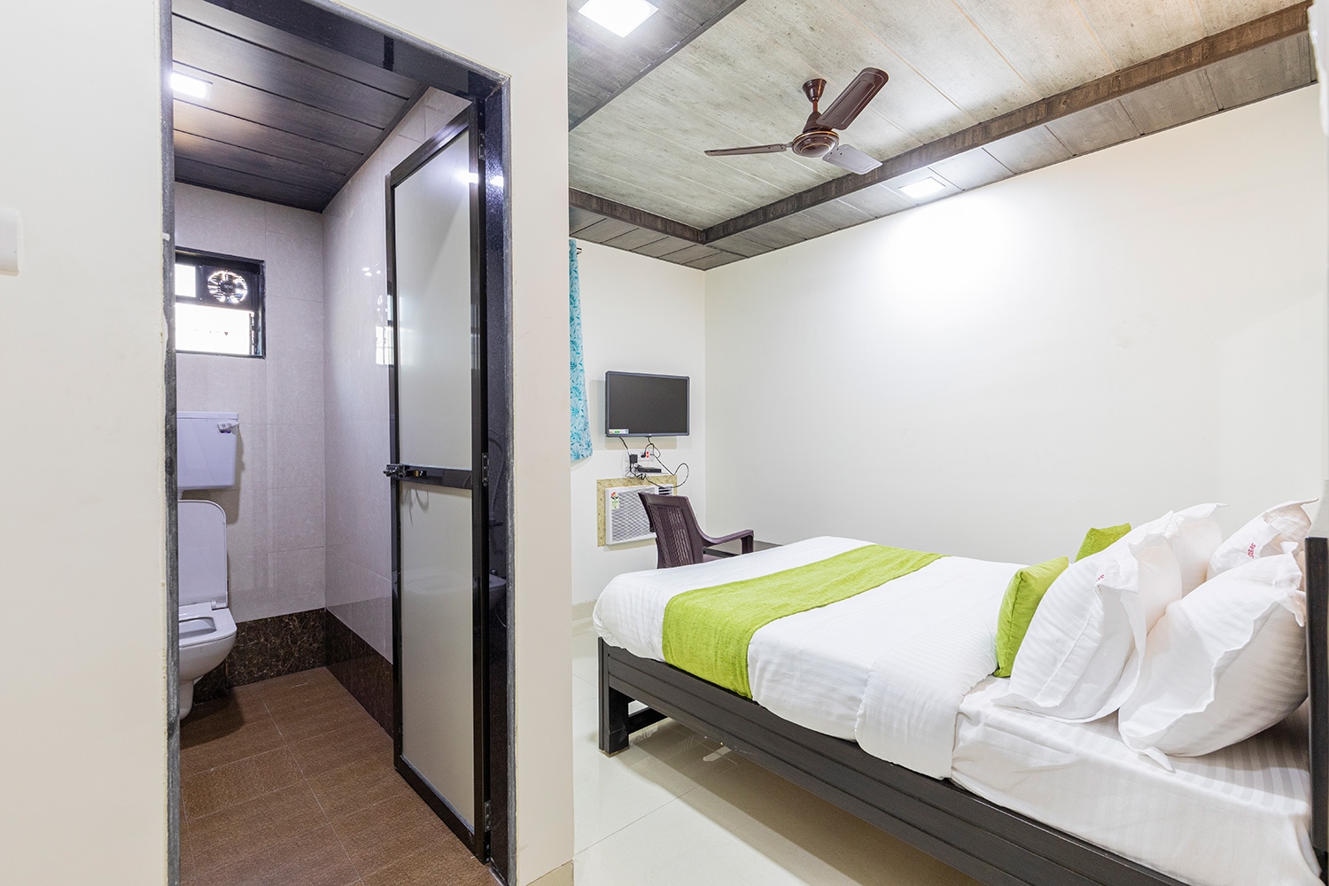 Saras Residency - Tap to explore photos