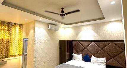 Hotel Chetali Room Type - Super Deluxe Room Hotel Chetali Room Type - Super Deluxe Room