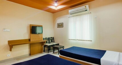 Hotel Raj Mahal Room Type - Deluxe Room