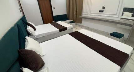 HOTEL SHREE ASHTVINAYAK GRAND Room Type - SUITE AC ROOM DOUBLE BED 2