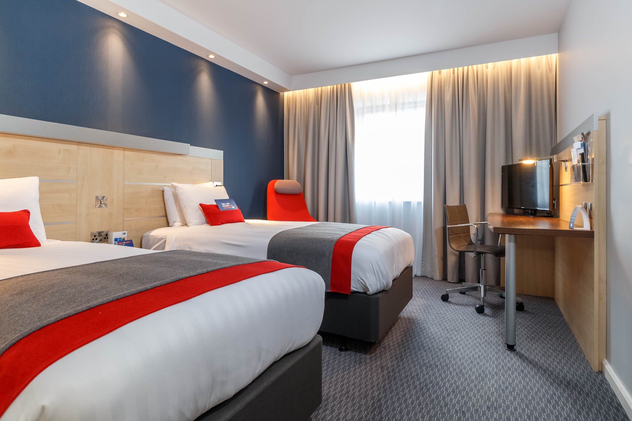 Holiday Inn Express BIRMINGHAM - WALSALL - Tap to explore photos