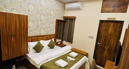 Hotel DVL Inn - Near Jalmahal Jaipur Room Type - Premium Room Hotel DVL Inn - Near Jalmahal Jaipur Room Type - Premium Room