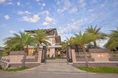 Golden Emerald Villa in Lonavala