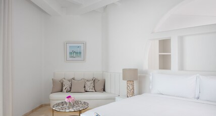 Anantara Retreat Santorini Abu Dhabi – Adults Only Room Type - Oia Sea View Room