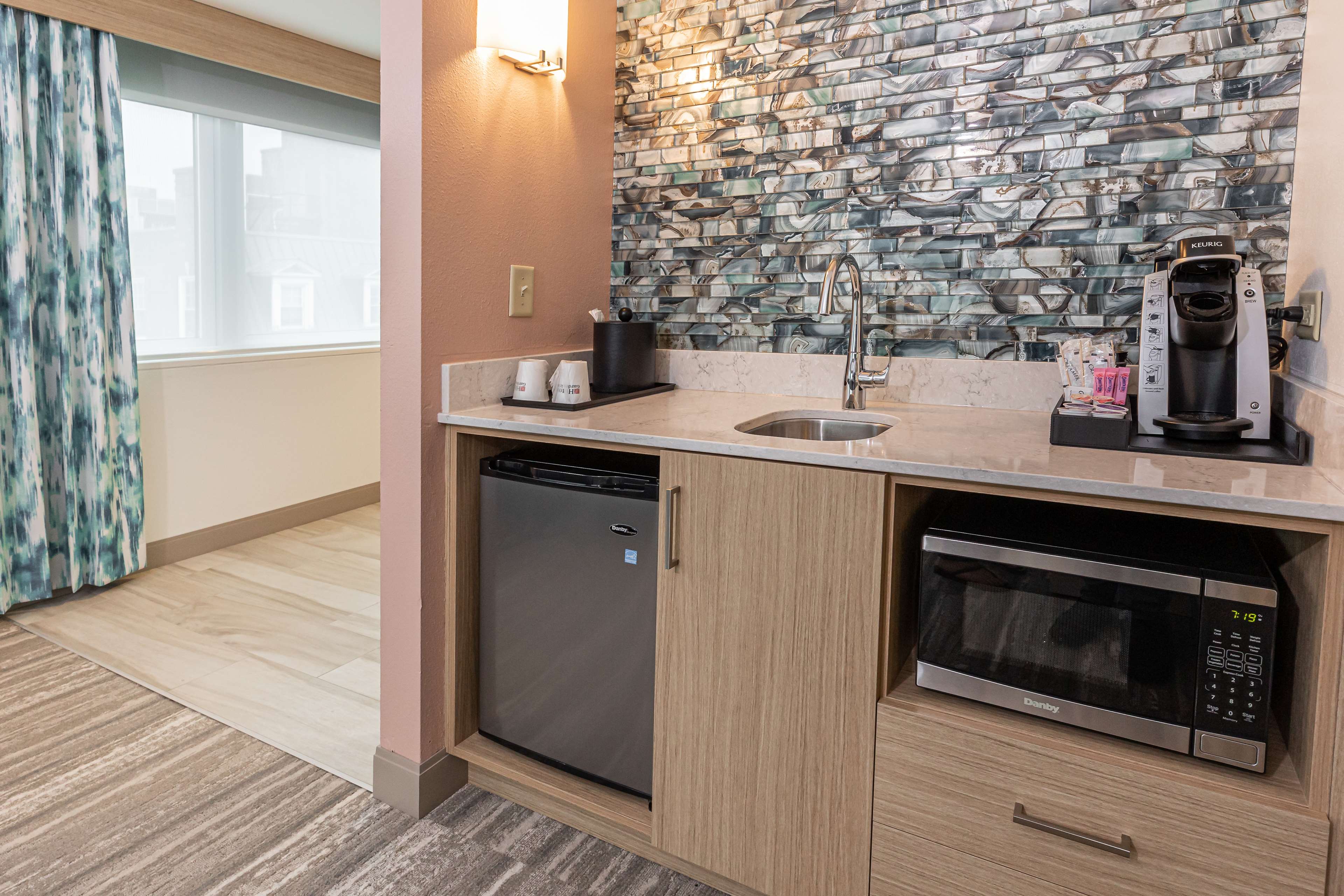 Hilton Garden Inn Ithaca - Tap to explore photos