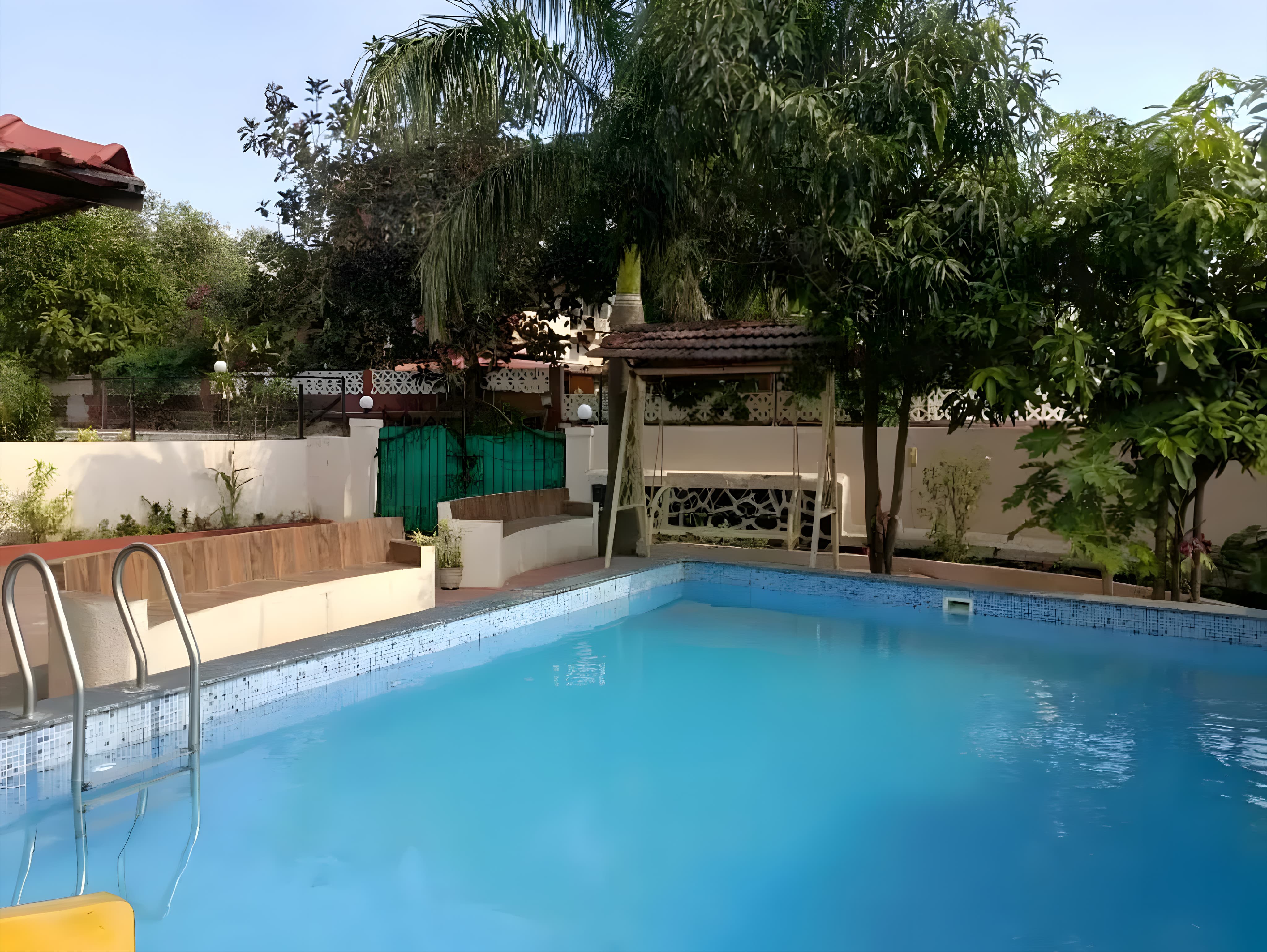 Aroha villa - Tap to explore photos