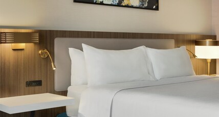 Hilton Garden Inn Riverhead Room Type - 1KING BED DELUXE W PELOTON