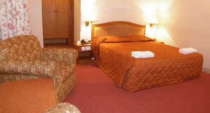 Hotel Maurya Palace Room Type - Deluxe Triple Non AC Hotel Maurya Palace Room Type - Deluxe Triple Non AC