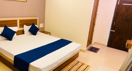HOTEL D D PALACE Room Type - Deluxe Room with Balcony