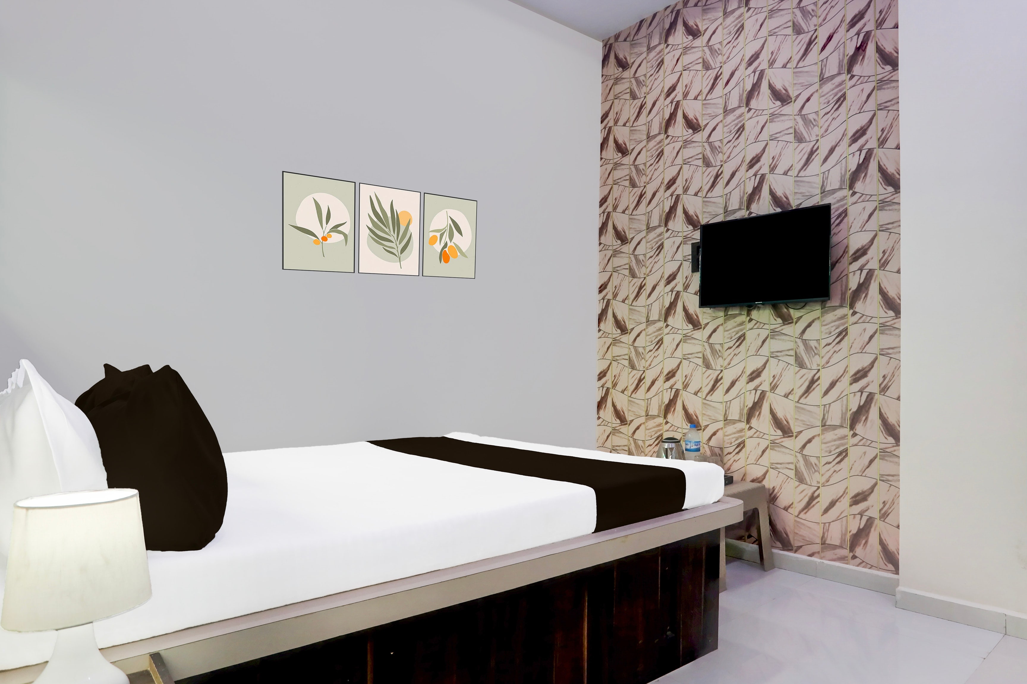 Hotel O 826756 Hotel Sargam - Tap to explore photos