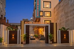 HOTEL KUSUM PALACE