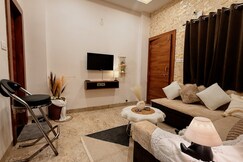 Luxe Couple Friendly | Private 1BHK | Nipania