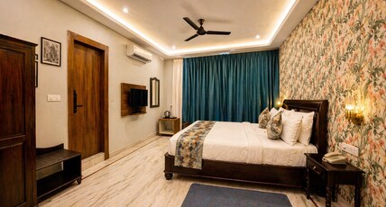The Crescent Udaipur | Boutique Hotel Near Lake Pichola with Pool Room Type - Standard Room