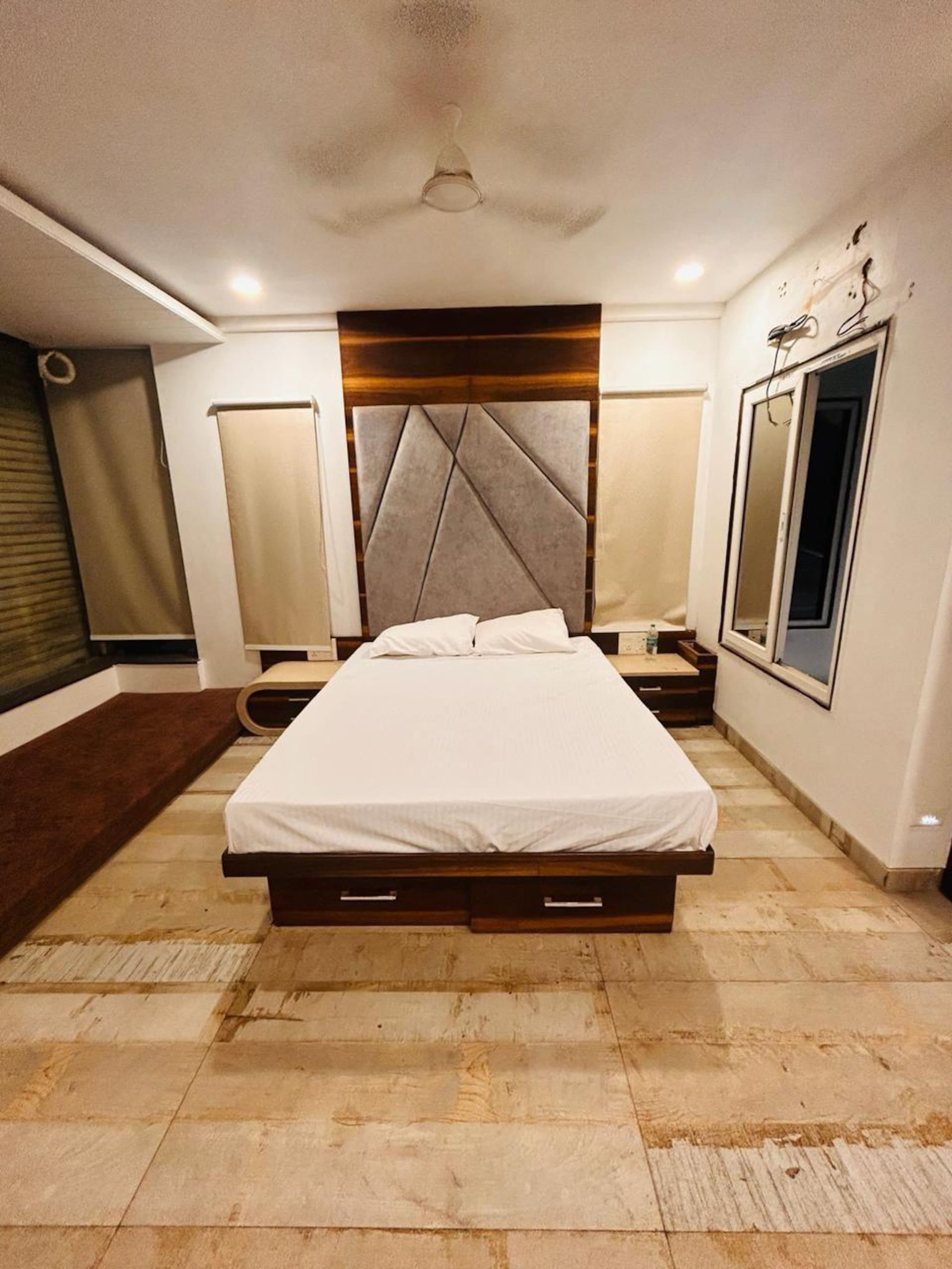 Sweetsky Luxury 3BHK Villa Terrace Sleeps 9 - Tap to explore photos
