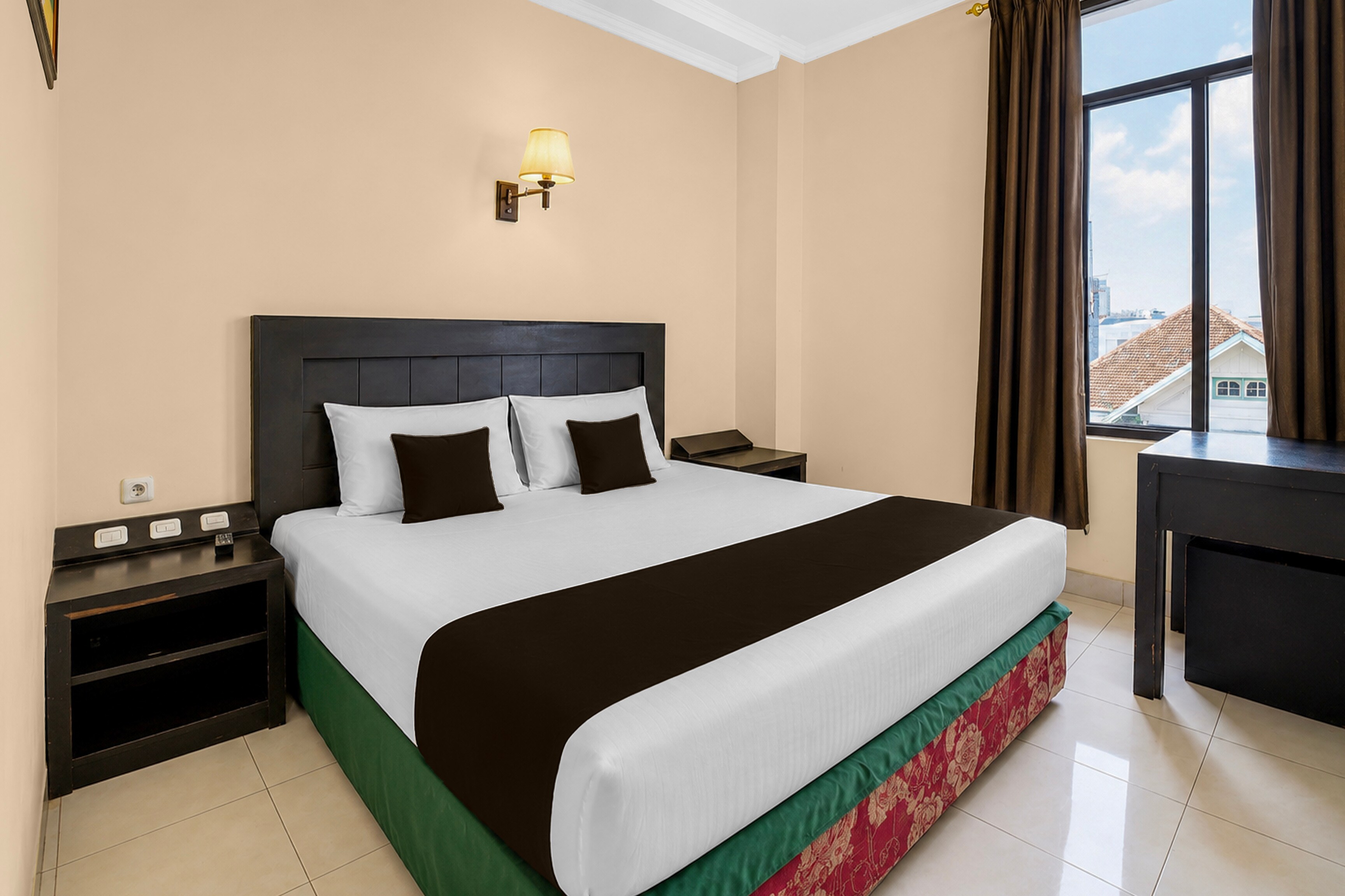 Collection O 637 Yasmin Hotel - Tap to explore photos