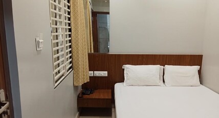 Shree Dham Palace Room Type - Standard Queen Bed Room