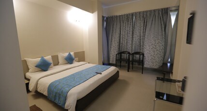 Hotel Sai Dwarka Palace Room Type - DOUBLE BED A.C. ROOM
