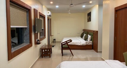 Hotel Sunrise Room Type - Four Bed AC ROOM