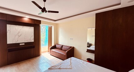 HOTEL MAHAVIR INN Room Type - Luxury Deluxe Room