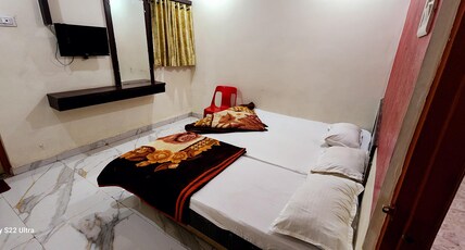 Hotel Sai Murli Chandra Room Type - Triple Bed Room Non A.C.