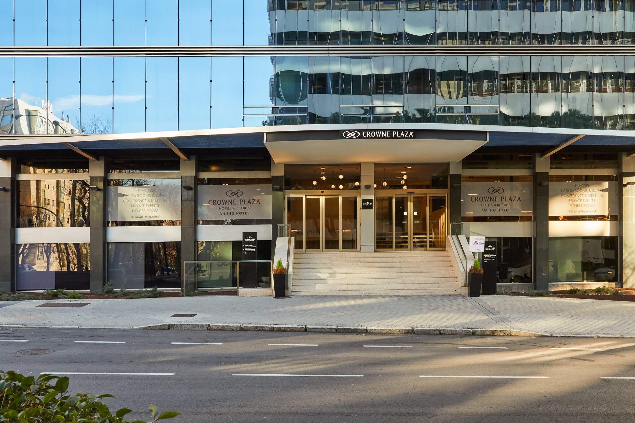 Crowne Plaza MADRID - CENTRE RETIRO - Tap to explore photos