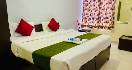 Hotel Shreeji Room Type - Deluxe Family Room