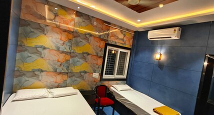 Srivara Grand Room Type - Triple Bed AC