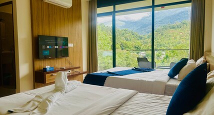 Mount view by farstay Room Type - HILL VIEW DELUXE QUAD ROOM WITH BALCONY Ac