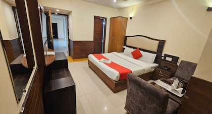Hotel City Paradise Room Type - Super deluxe room with BALCONY