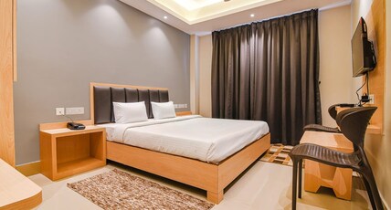 J P Guest House Room Type - Luxury Room AC