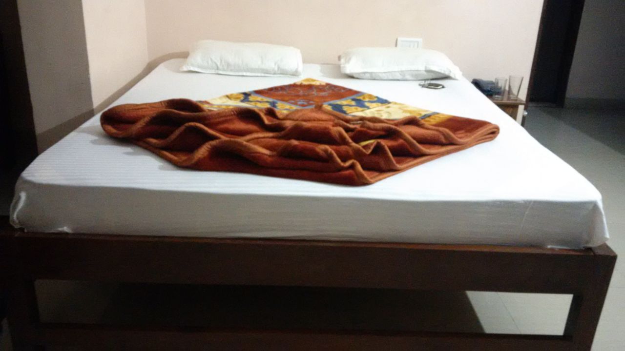 Hotel Ravi Vinay - Tap to explore photos