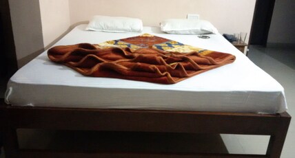 Hotel Ravi Vinay Room Type - DELUXE DOUBLE BED
