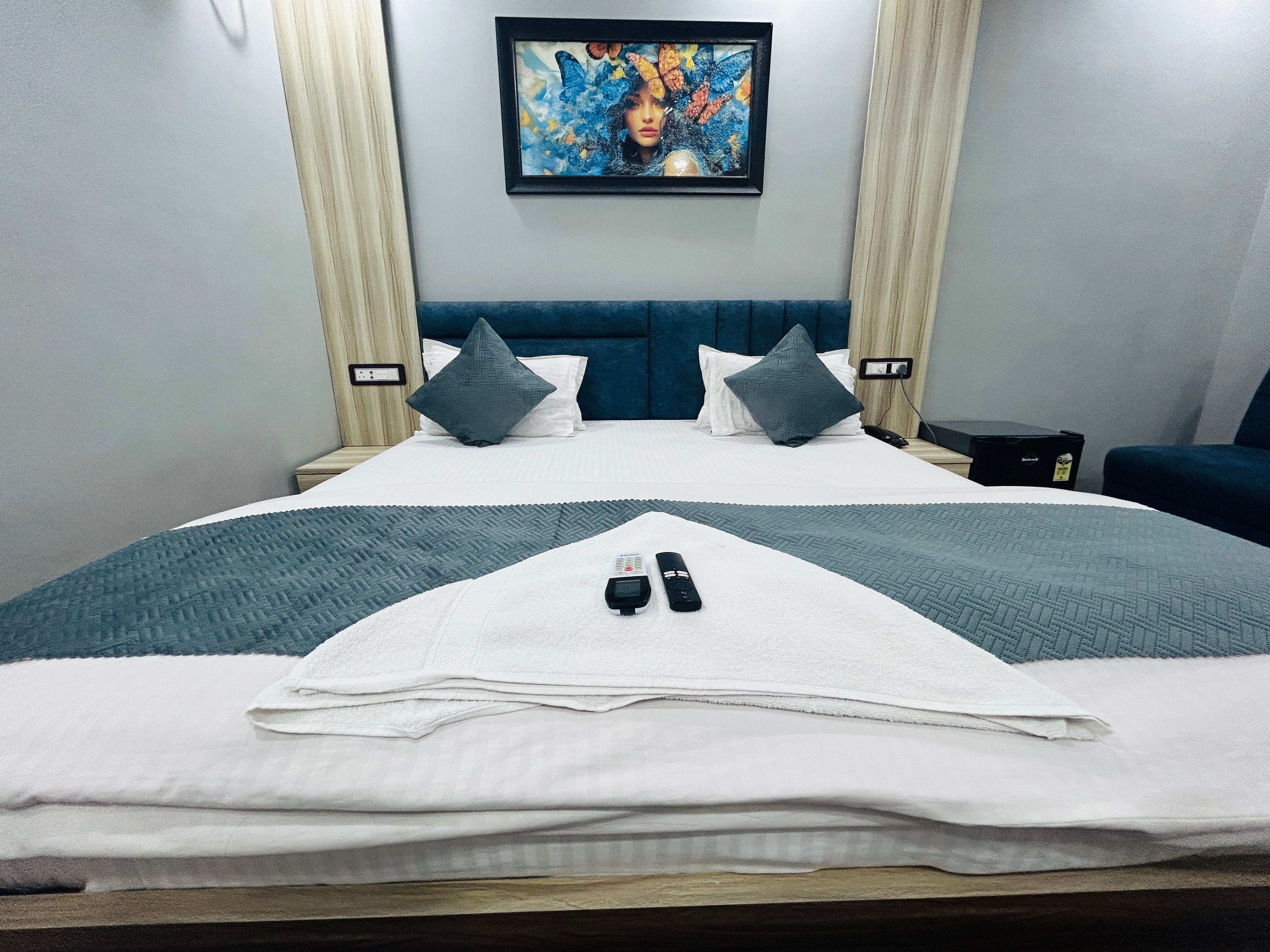 HOTEL DWARKA PALACE - Tap to explore photos