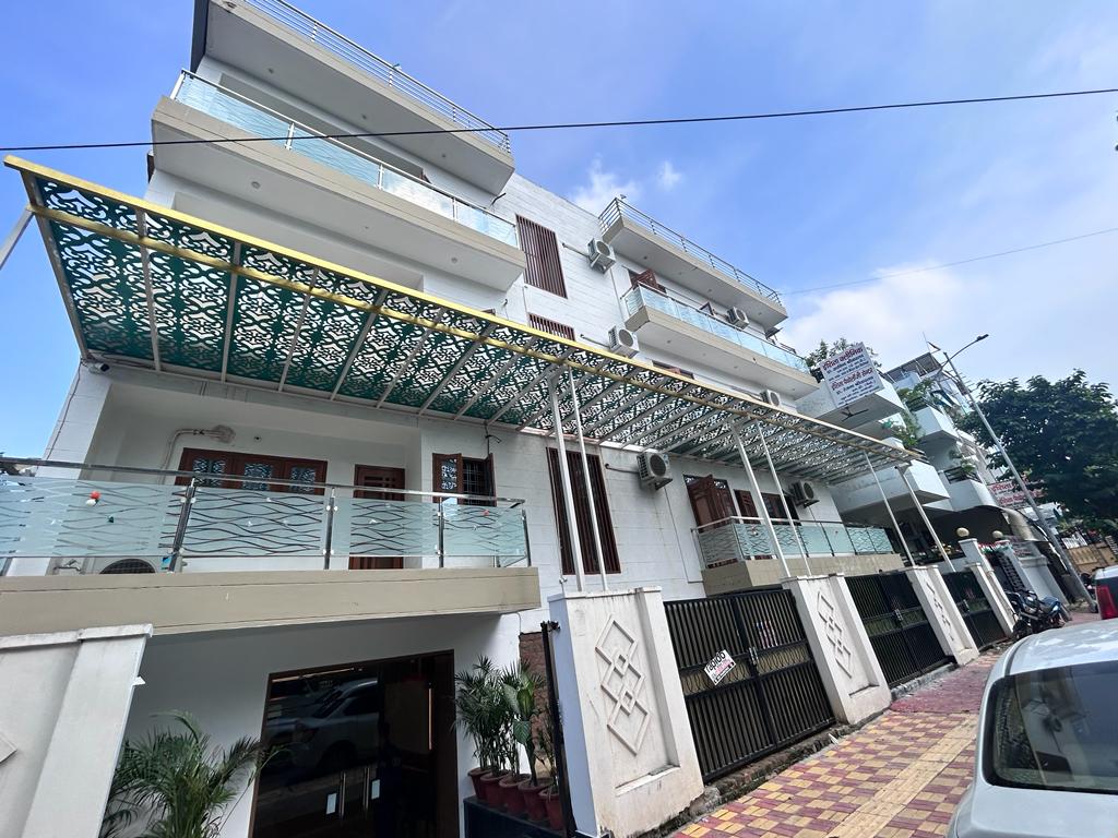 Hotel Aman Residency - Tap to explore photos